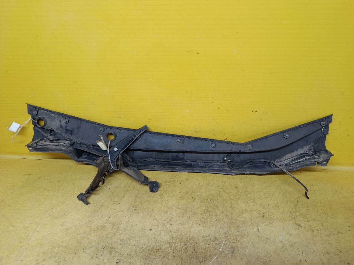 Решетка под лобовое стекло 74200-TG5-H0-50 на Honda Fit GE6 Фото 3