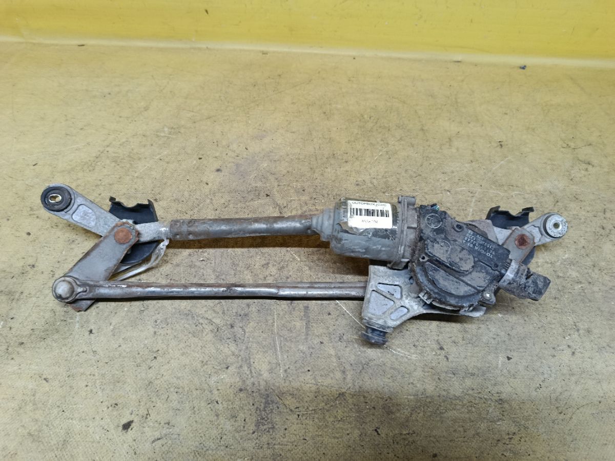 Мотор привода дворников 85110-02240 на Toyota Corolla ZRE150L Фото 1