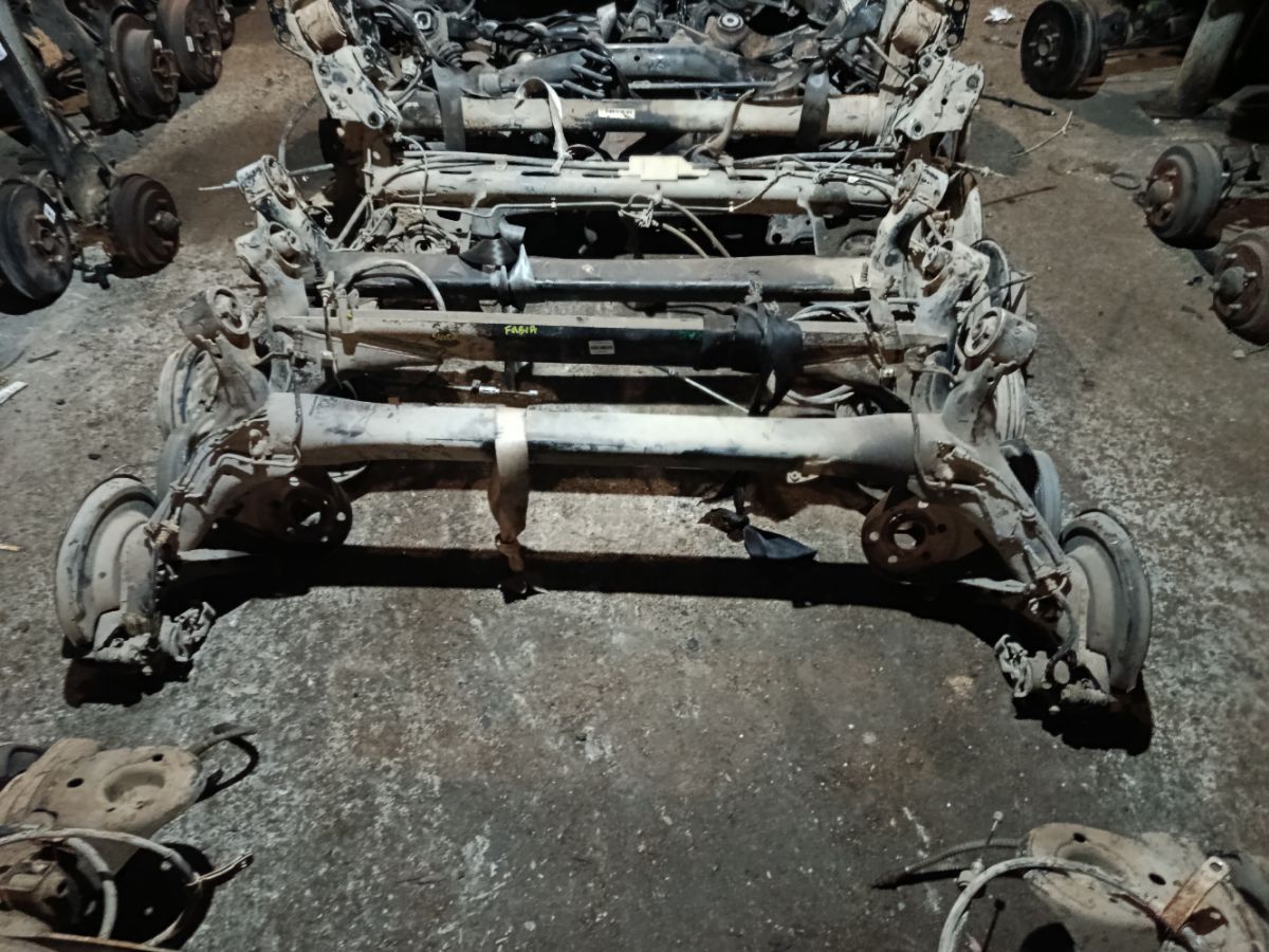 Балка подвески на Toyota Corolla ZRE150L 2ZR-FE Фото 1