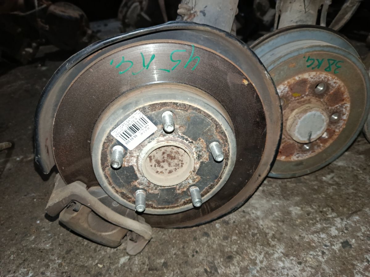 Балка подвески на Toyota Corolla ZRE150L 2ZR-FE Фото 3