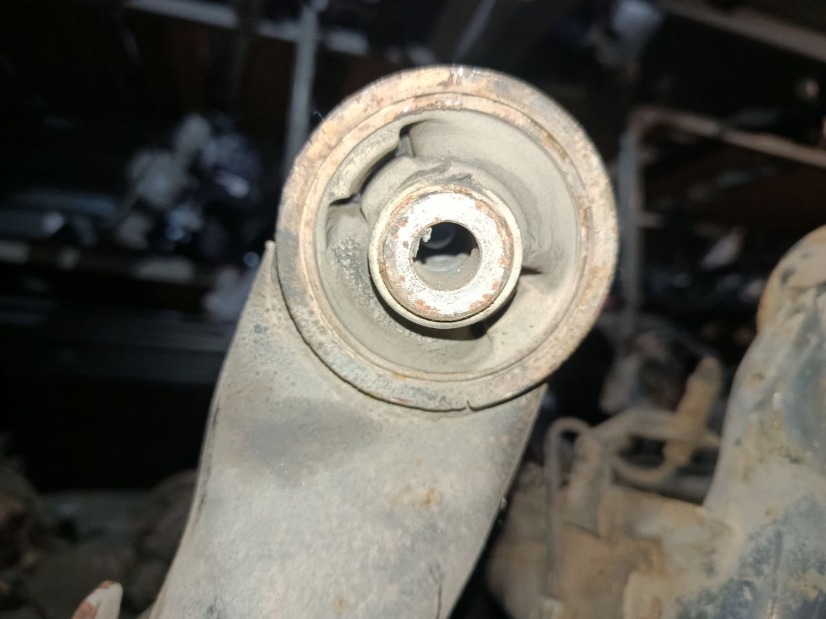 Балка подвески на Toyota Corolla ZRE150L 2ZR-FE Фото 4
