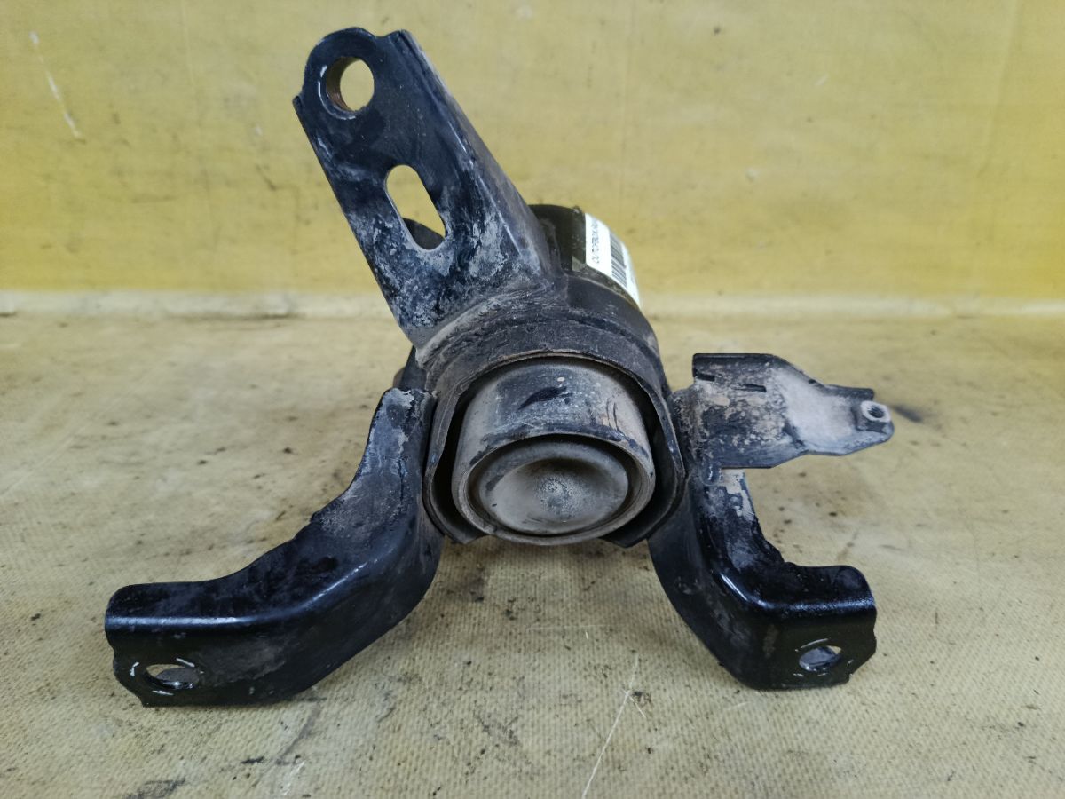 Подушка двигателя на Toyota Corolla ZRE150L 2ZR-FE Фото 1