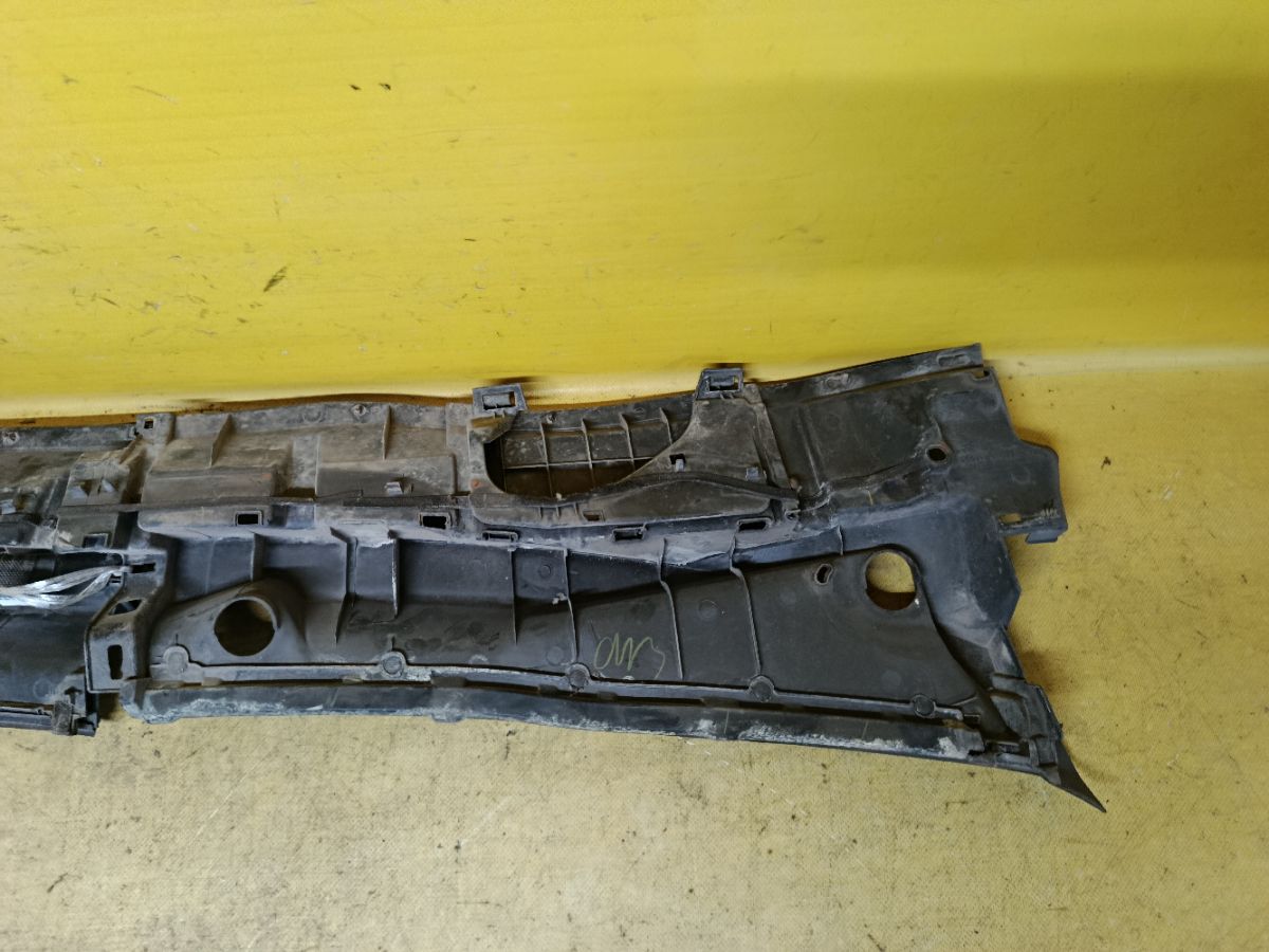 Решетка под лобовое стекло 55781-02250, 55782-02190, 55783-02090 на Toyota Corolla ZRE150L Фото 4