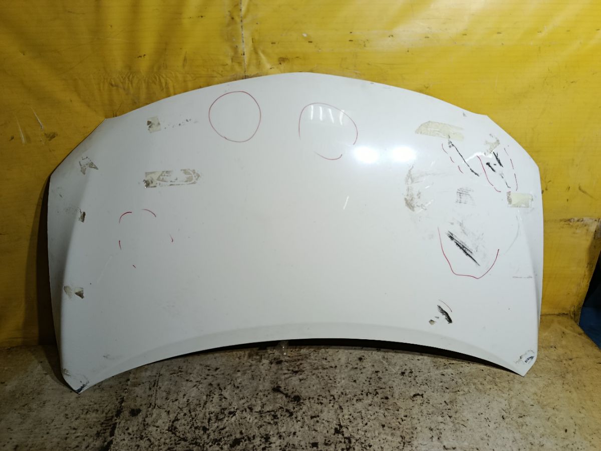 Капот на Toyota Corolla ZRE151L Фото 1