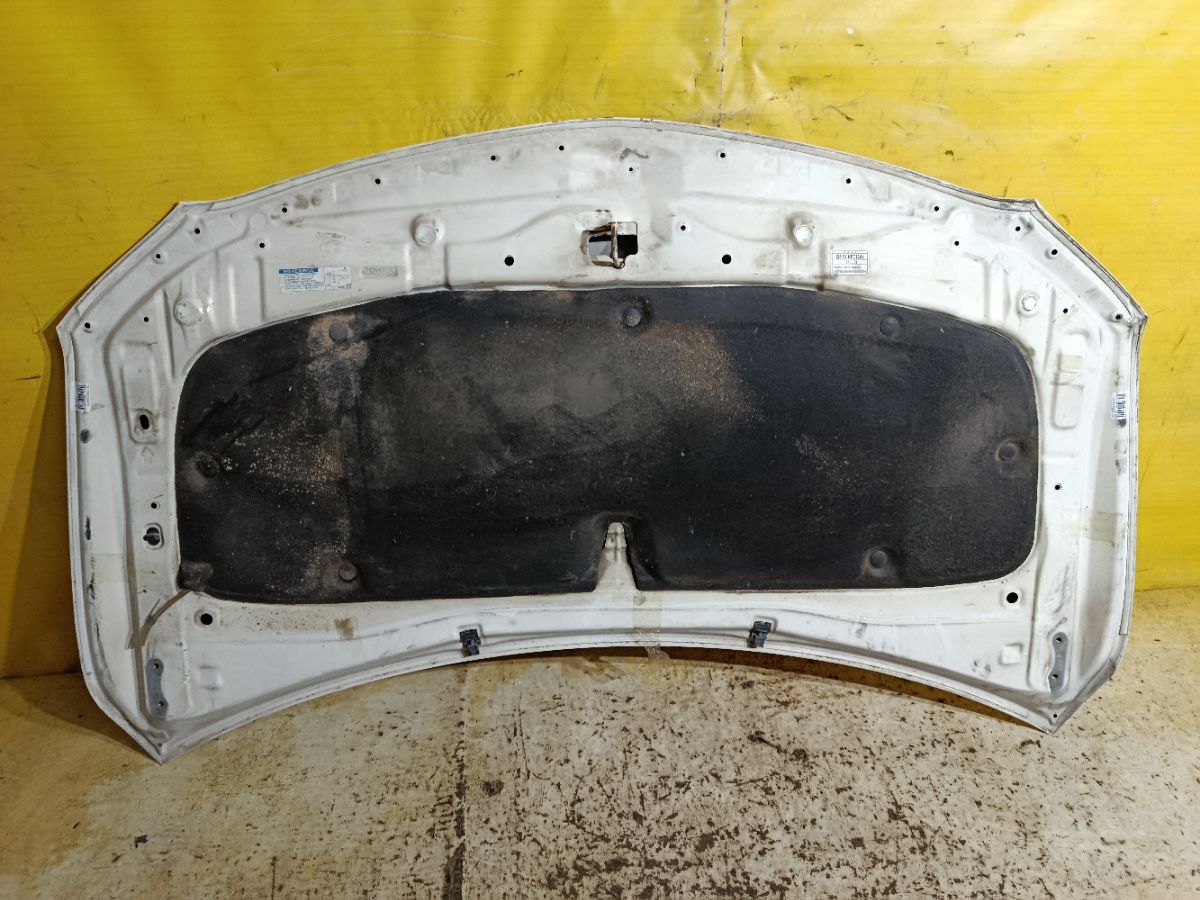 Капот на Toyota Corolla ZRE151L Фото 8