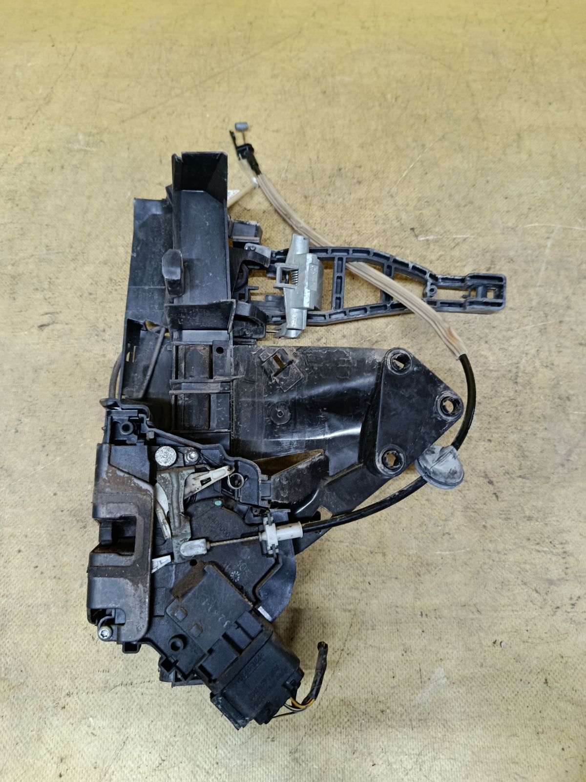 Замок двери 3M5AR21813ES на Ford Focus 2 Фото 2