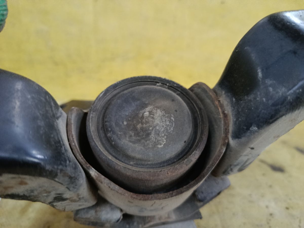Подушка двигателя на Toyota Corolla ZRE150L 2ZR-FE Фото 2