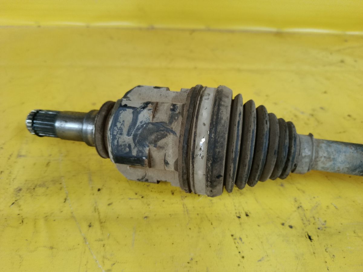 Привод на Toyota Corolla ZRE150L 2ZR-FE Фото 3