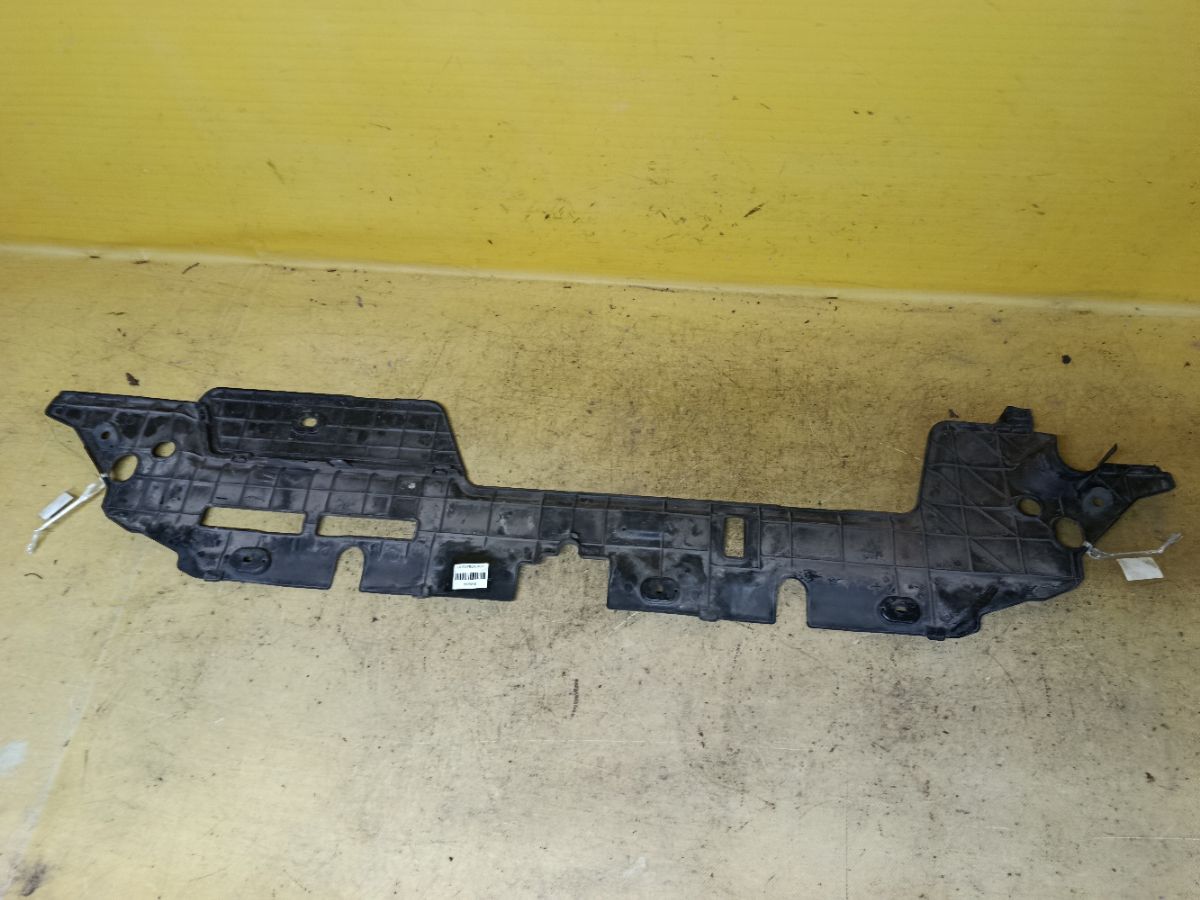 Защита замка капота 53140-02020, 58441-02030 на Toyota Corolla ZRE150L 2ZR-FE Фото 2