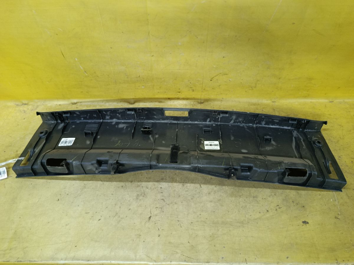Обшивка багажника 58387-02090 на Toyota Corolla ZRE150L Фото 3