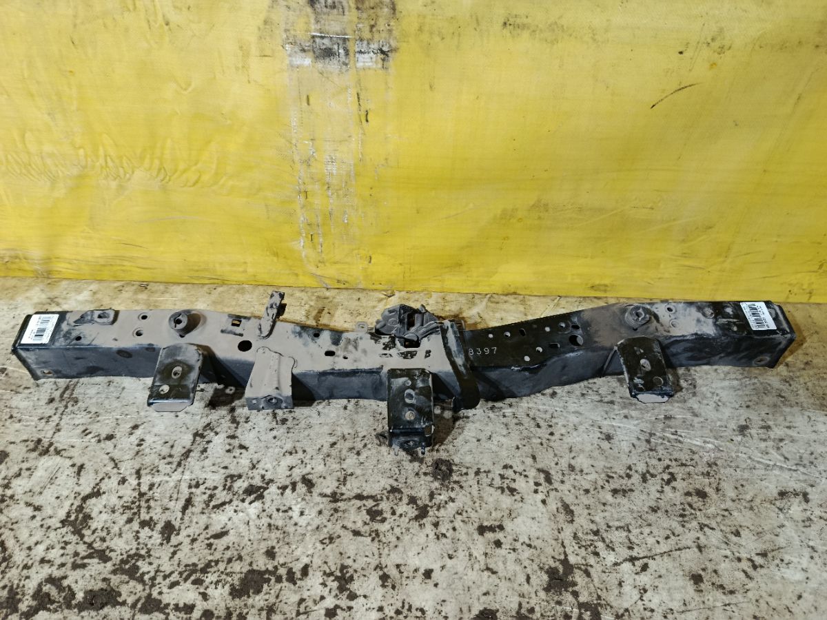 Планка телевизора на Toyota Corolla ZRE151L 1ZR-FE Фото 1