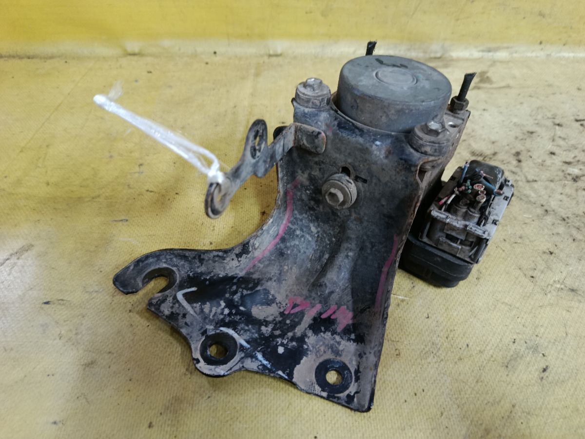 Блок ABS 45510-02161, 89541-12201, 135110-23111 на Toyota Corolla ZRE150L 2ZR-FE Фото 3