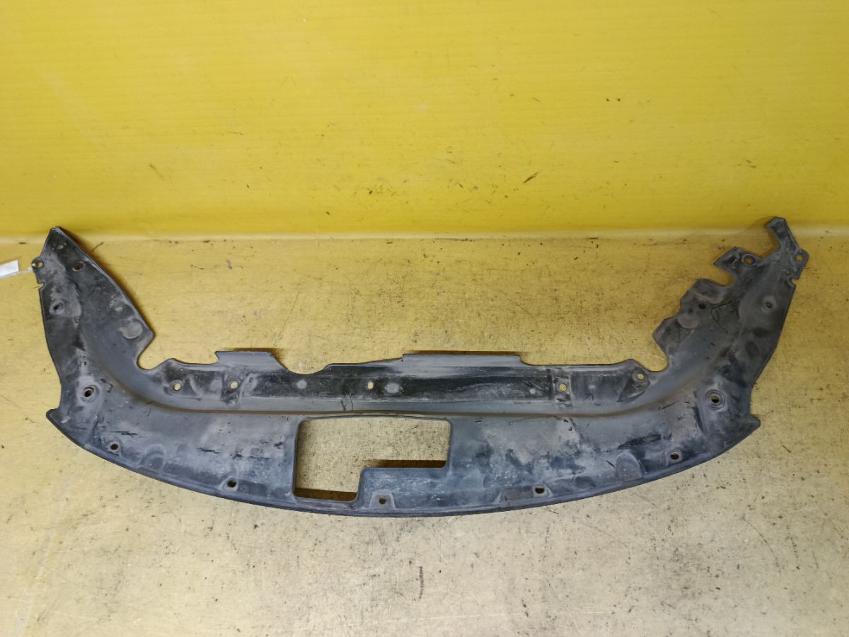 Защита замка капота 62322-3RA0A на Nissan Sylphy TB17 MRA8DE Фото 2