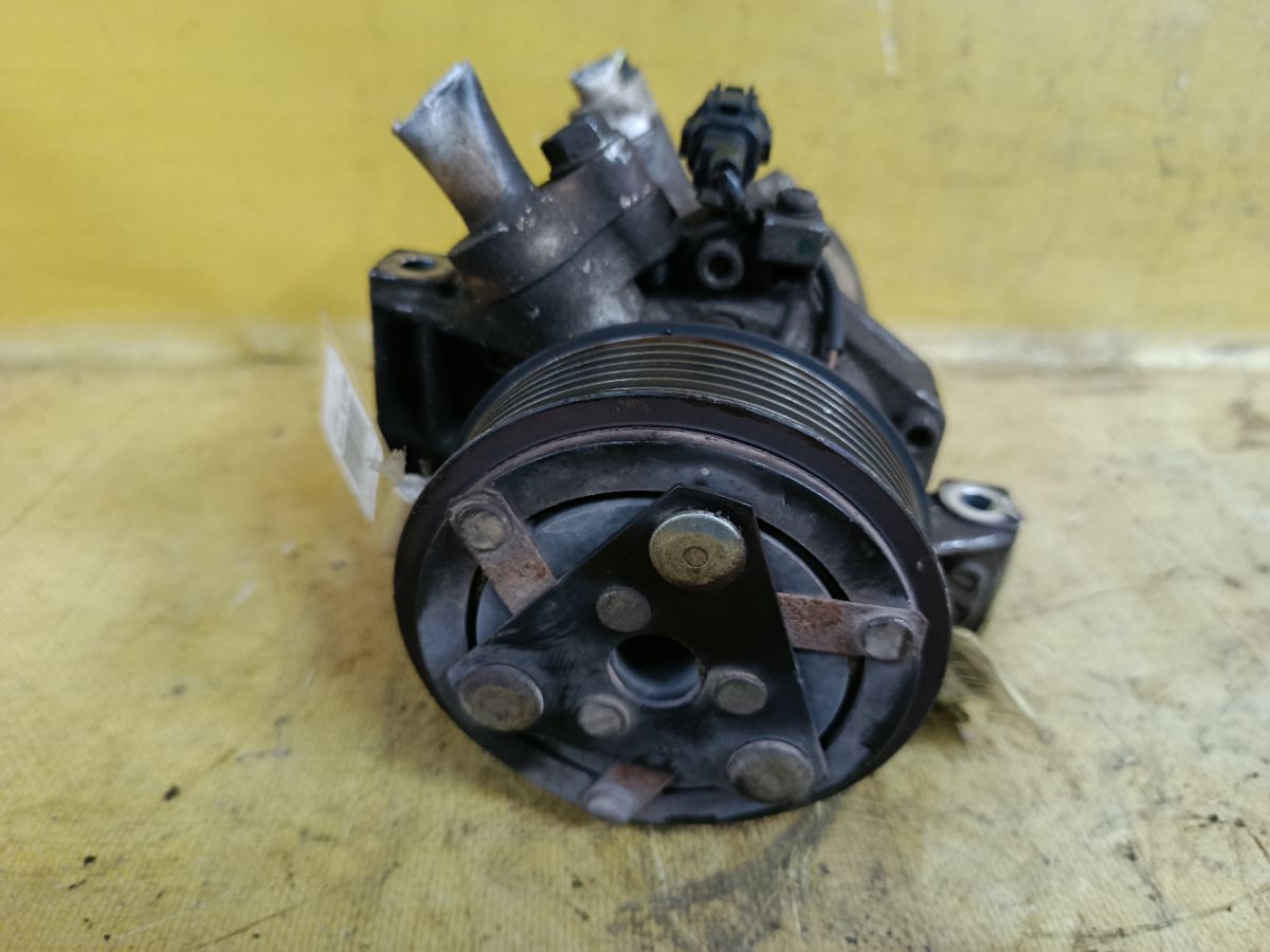Компрессор кондиционера 92600-3RJ0A на Nissan Bluebird Sylphy G11 HR16DE Фото 4