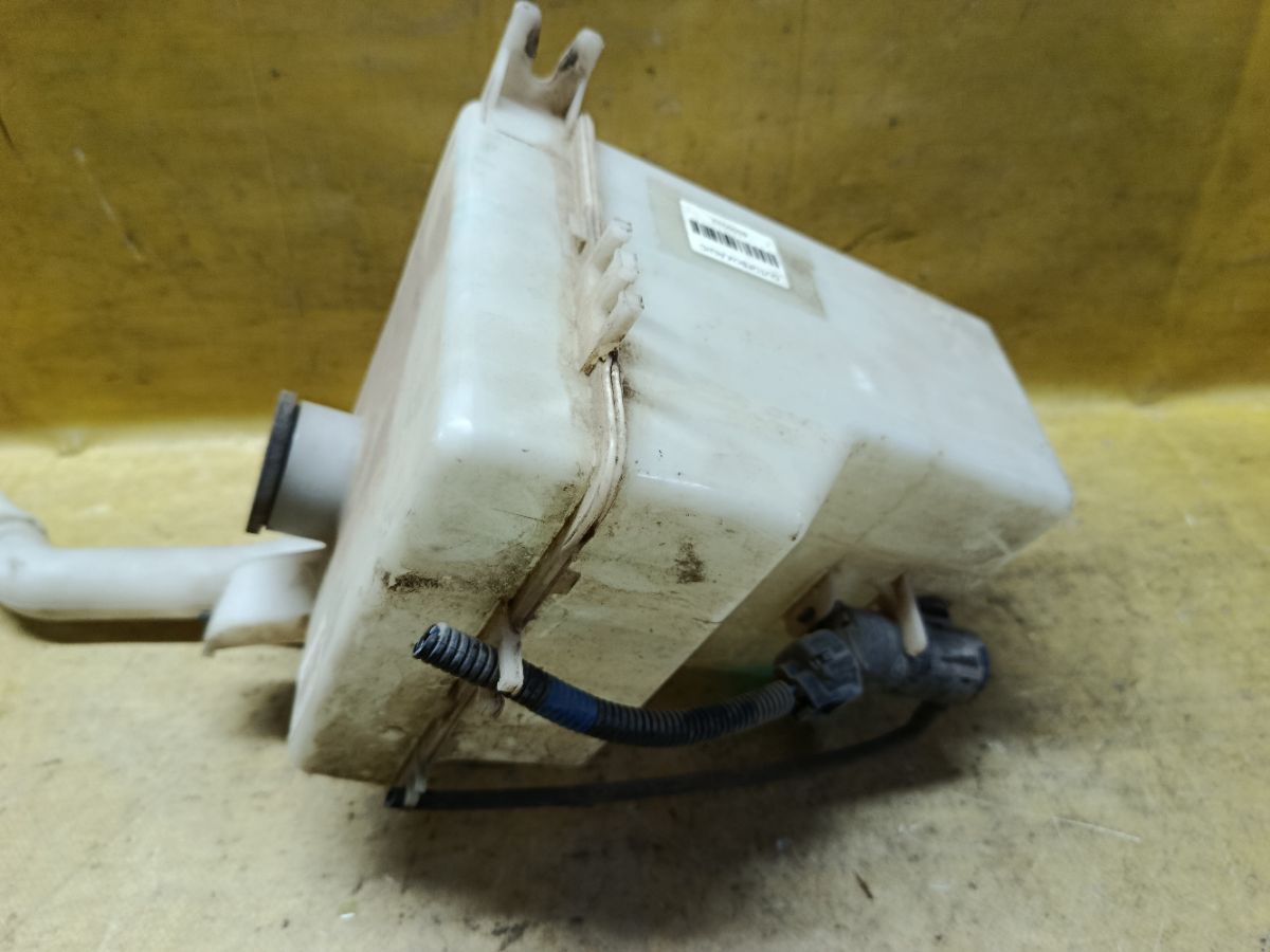 Бачок омывателя 98610-1G001, 98510-1C000 на Hyundai Accent MC Фото 2