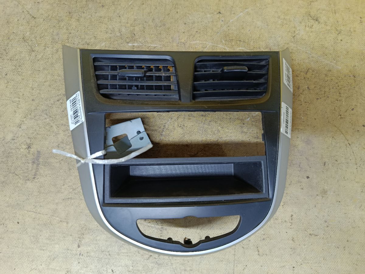 Консоль магнитофона 84741-0U000, 84742-0U000 на Hyundai Solaris RB Фото 2