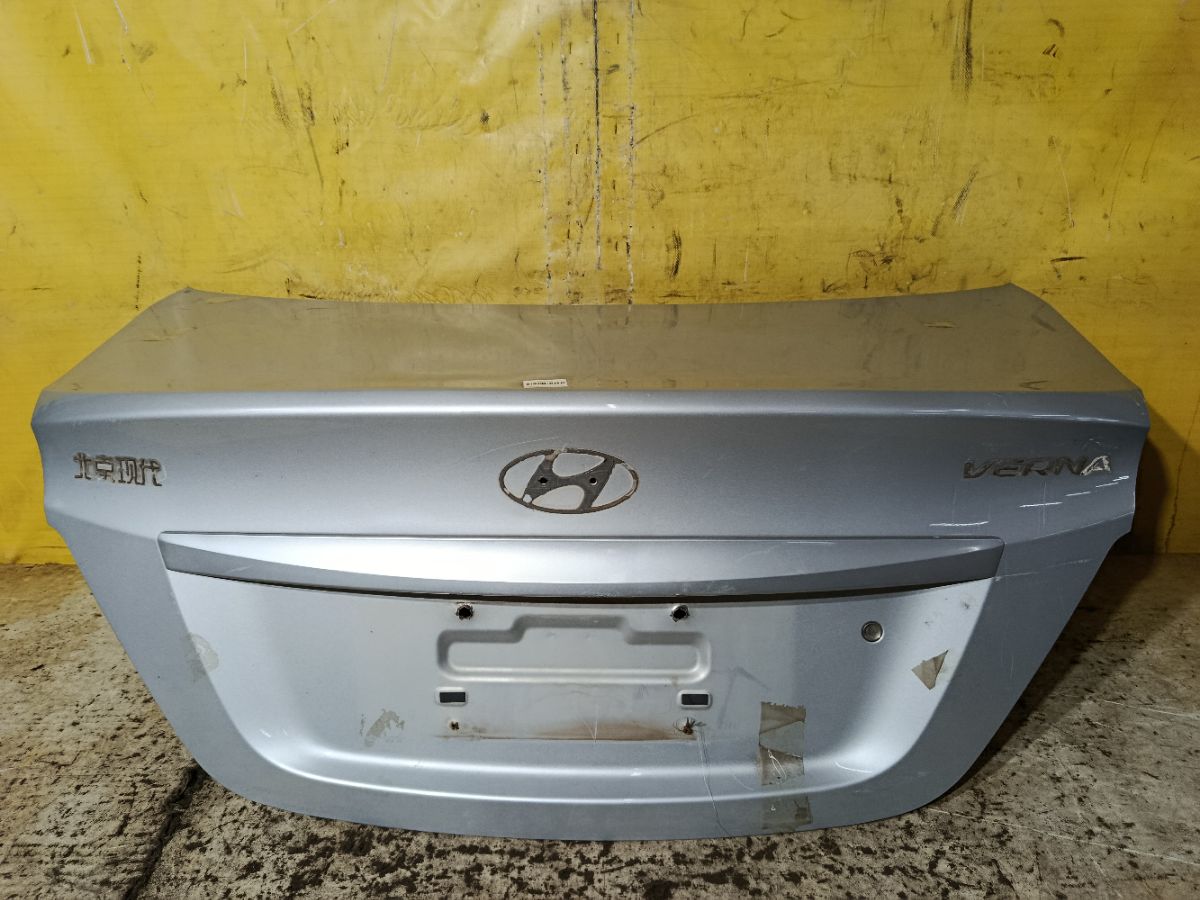Крышка багажника на Hyundai Solaris RB Фото 3