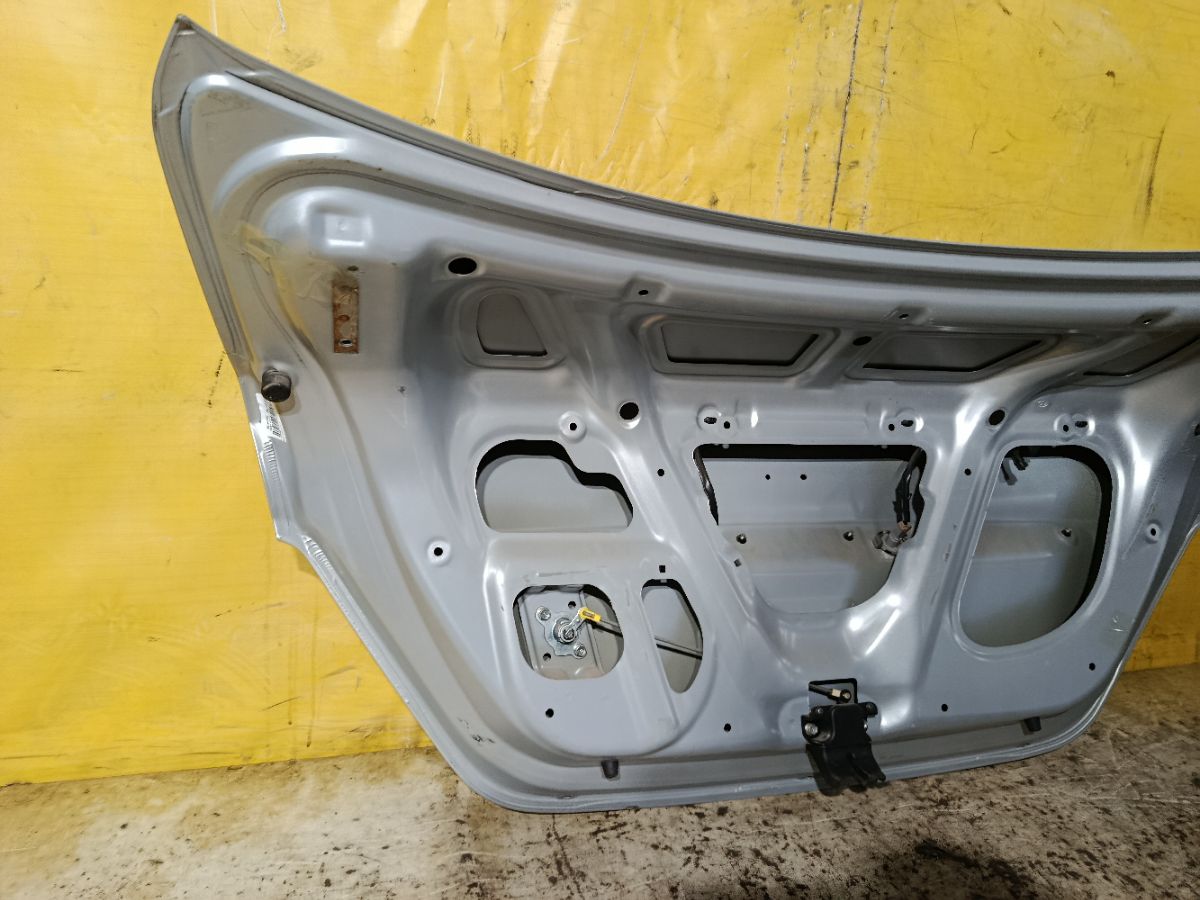 Крышка багажника на Hyundai Solaris RB Фото 9
