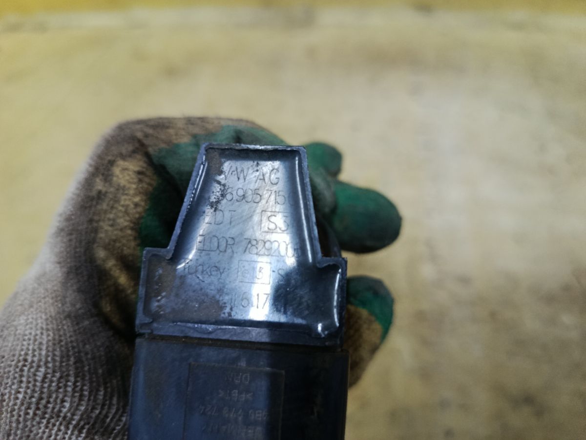 Катушка зажигания 036905715С на Skoda Fabia 5J BTS Фото 2
