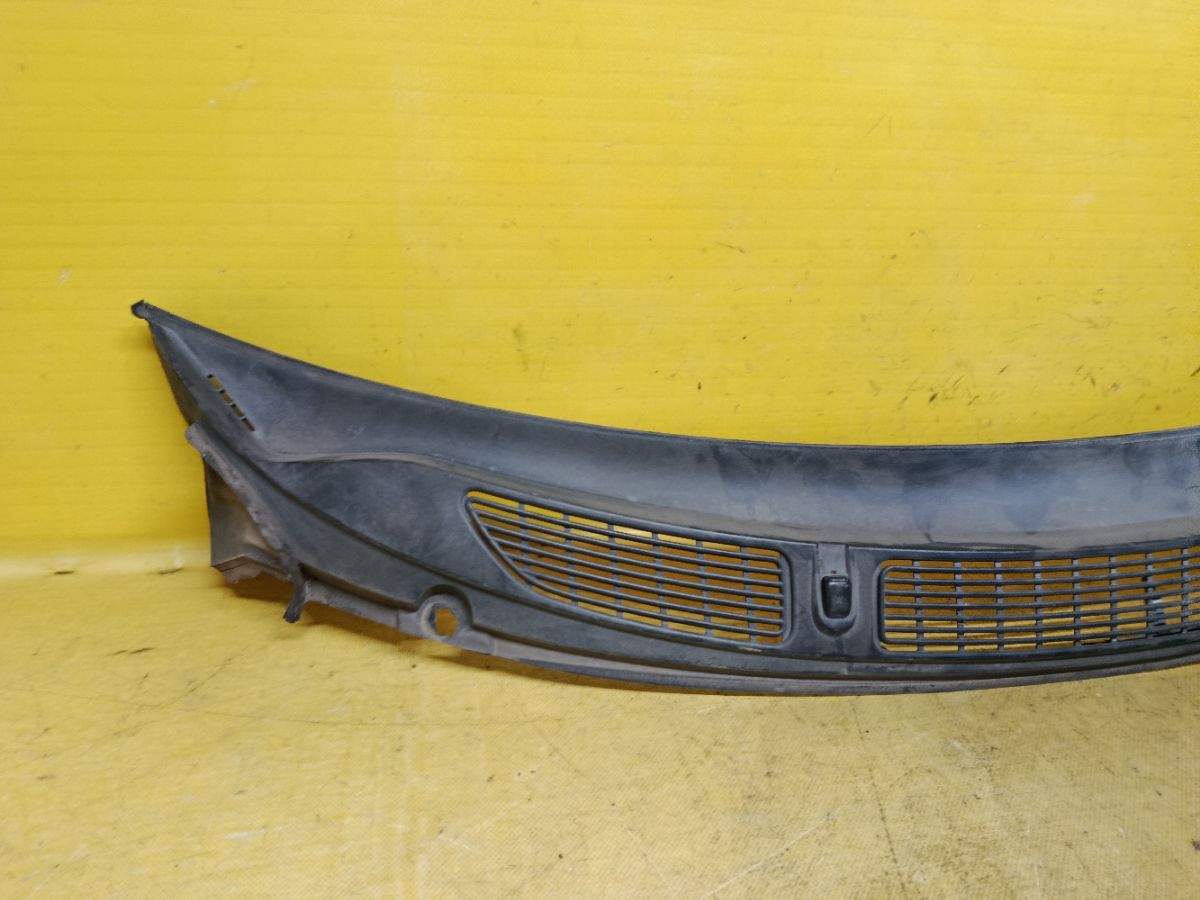 Решетка под лобовое стекло 5J1819415E на Skoda Fabia 5J Фото 3