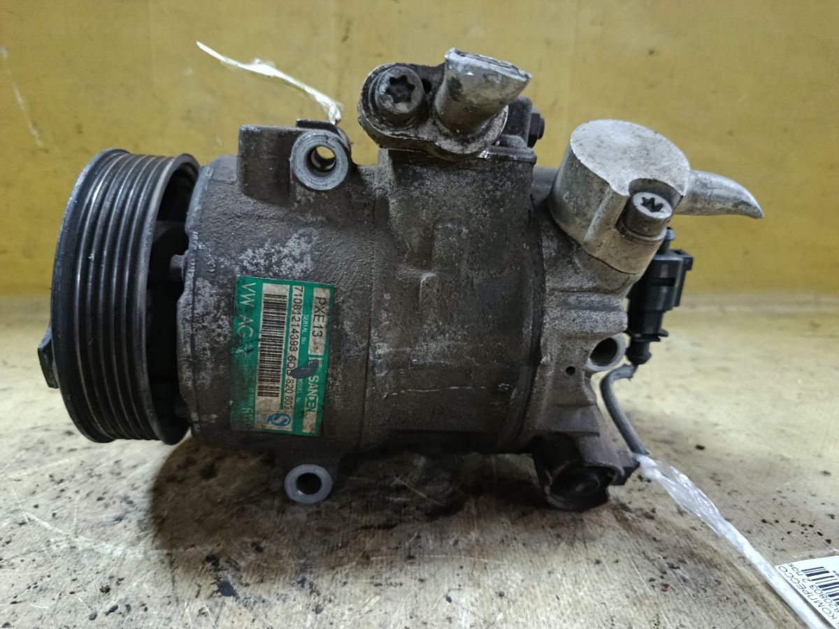 Компрессор кондиционера 6QD820803 на Skoda Fabia 5J BTS Фото 2
