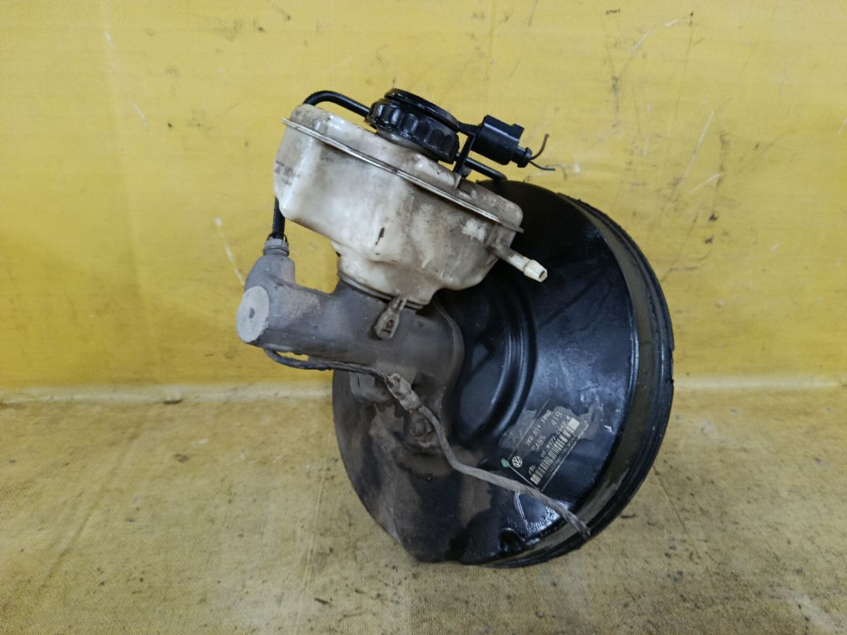 Главный тормозной цилиндр 1KD614105B на Skoda Octavia 1Z Фото 3