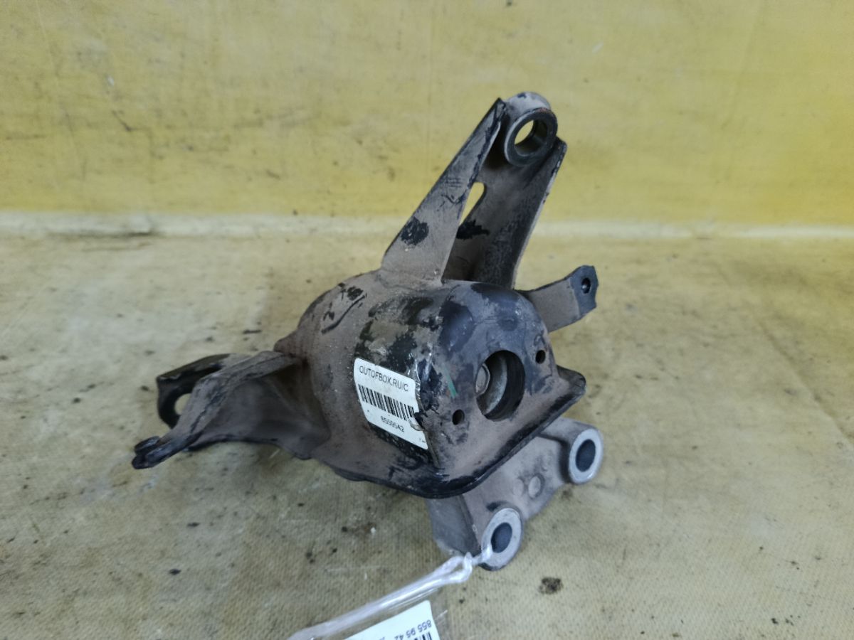 Подушка двигателя на Toyota Corolla ZRE151L 1ZR-FE Фото 2
