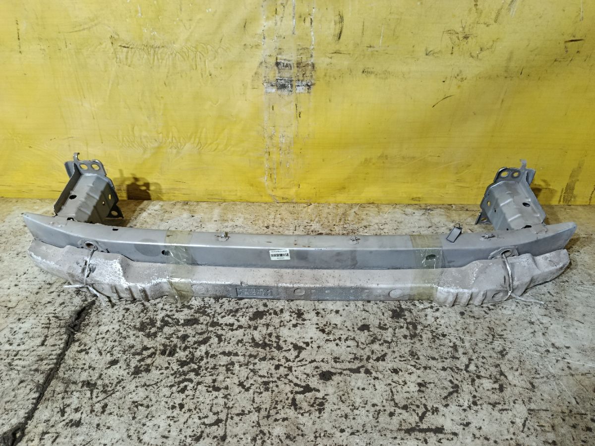 Жесткость бампера на Toyota Corolla ZRE151L Фото 2