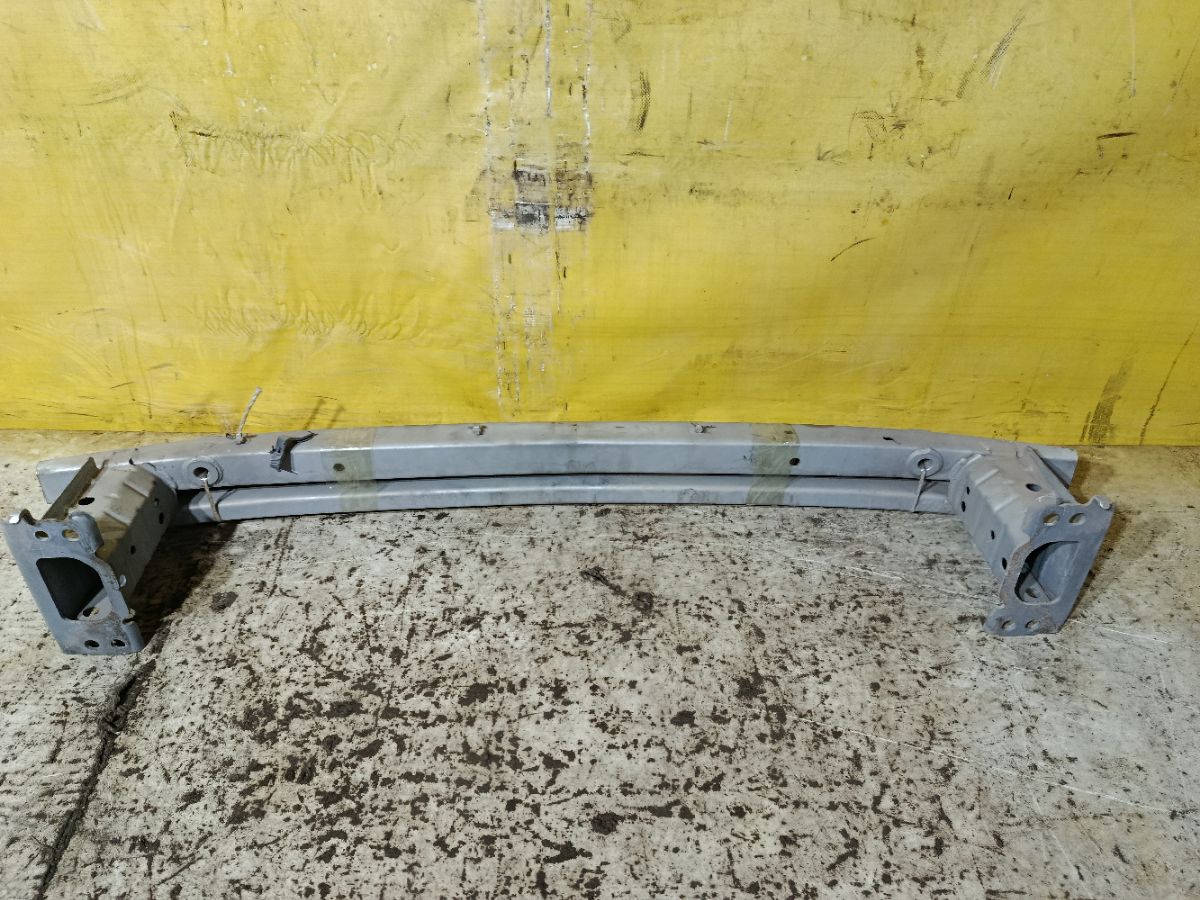 Жесткость бампера на Toyota Corolla ZRE151L Фото 4