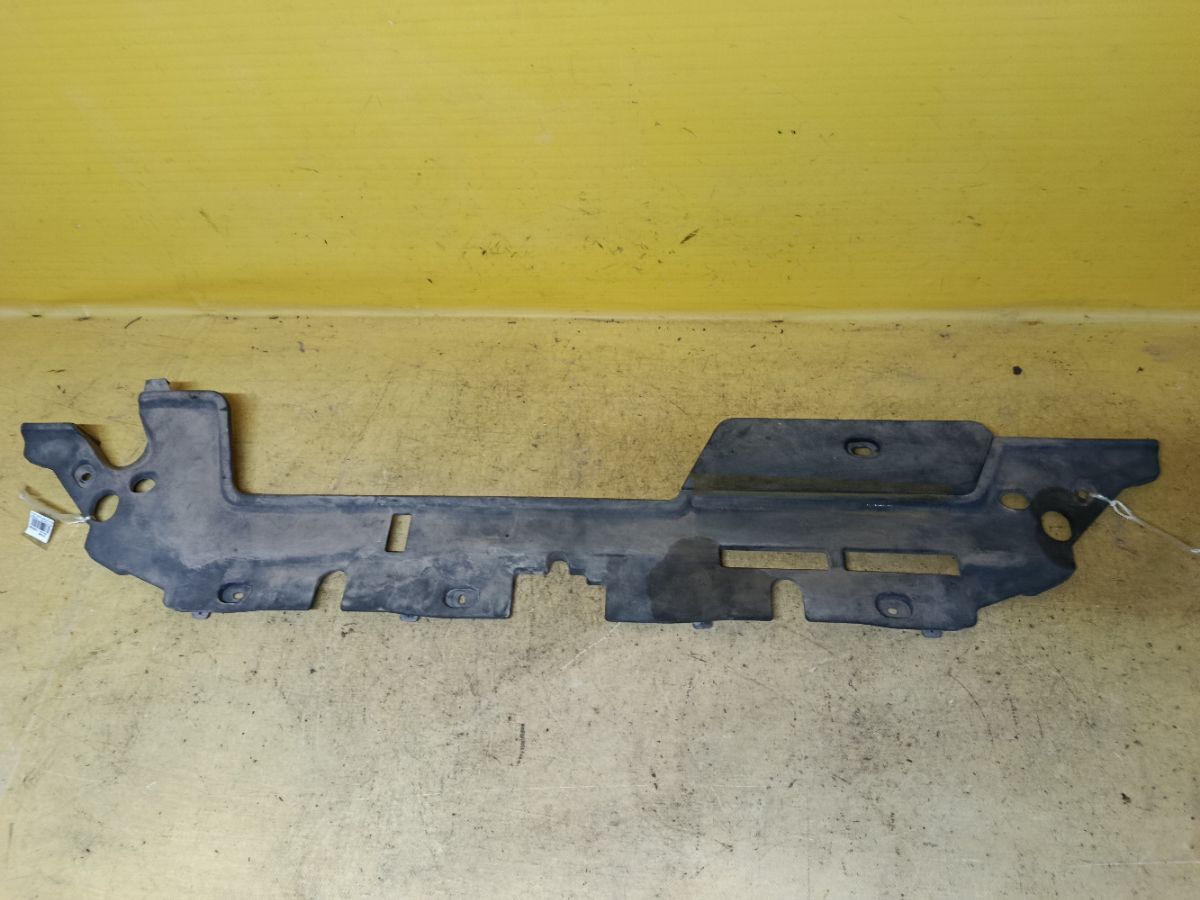 Защита замка капота 53140-02020, 58441-02030 на Toyota Corolla ZRE151L 1ZR-FE Фото 2