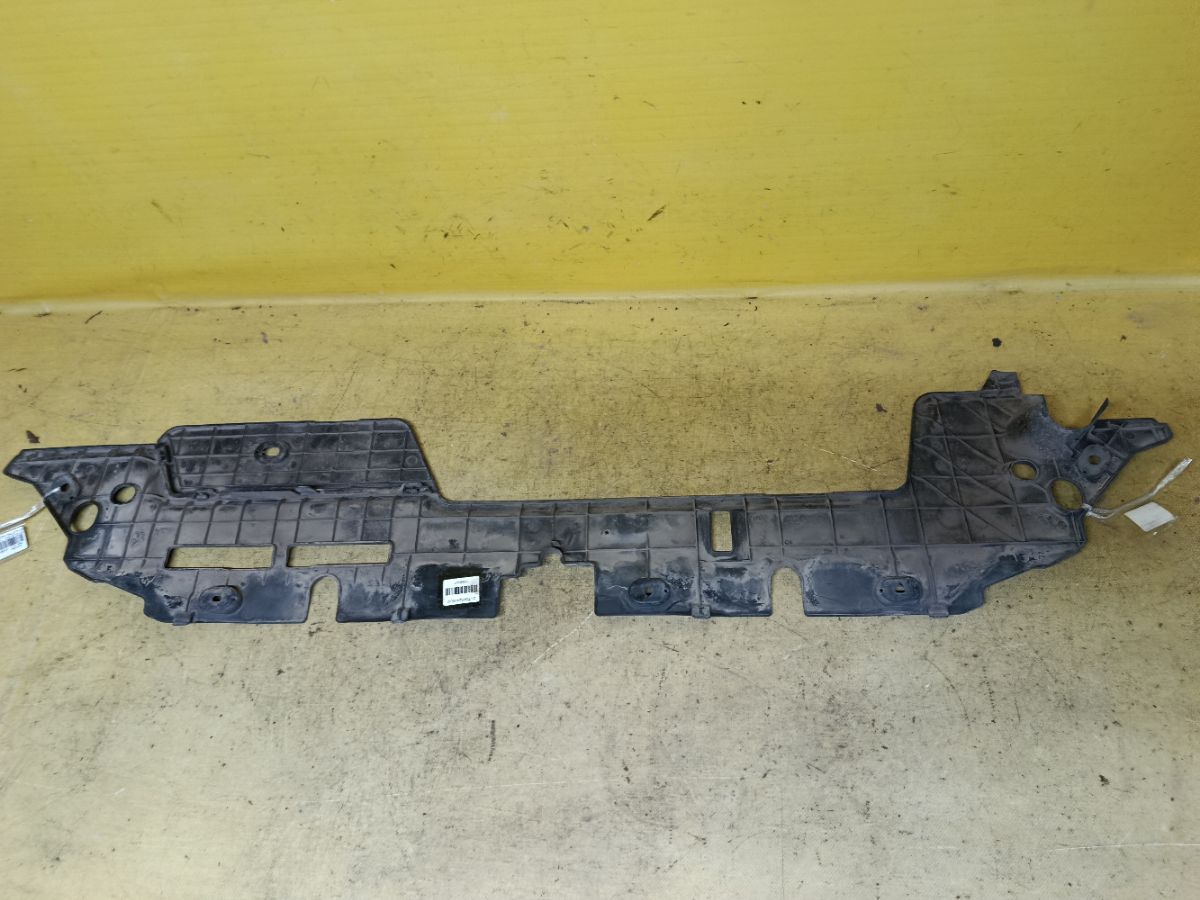 Защита замка капота 53140-02020, 58441-02030 на Toyota Corolla ZRE151L 1ZR-FE Фото 3