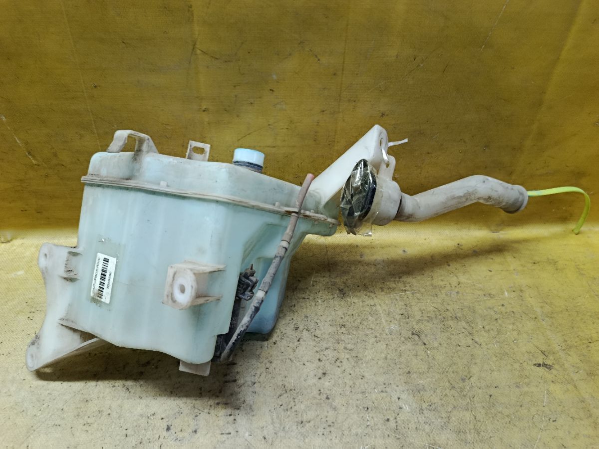 Бачок омывателя на Toyota Corolla ZRE151L Фото 3
