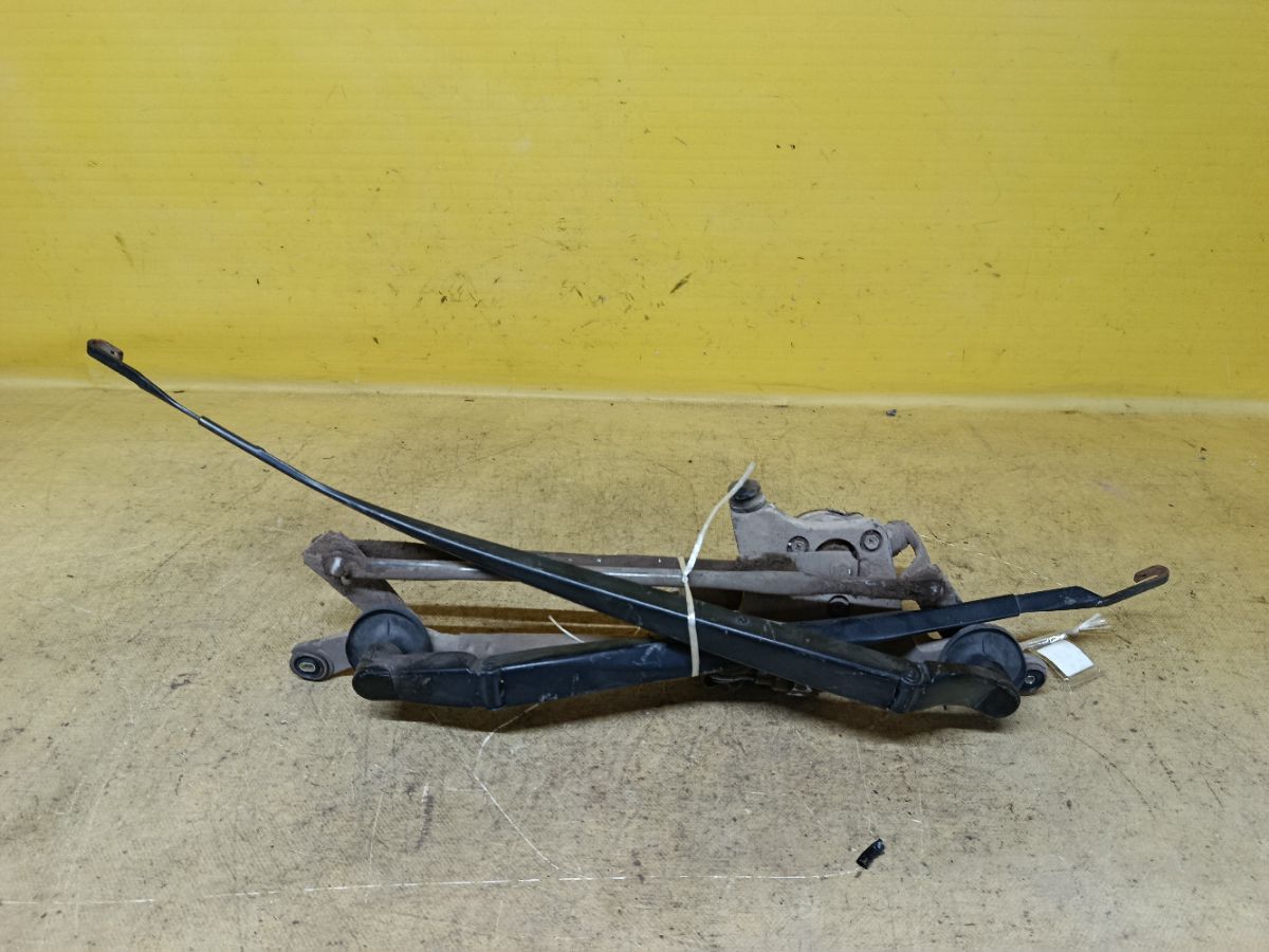 Мотор привода дворников 85110-02240 на Toyota Corolla ZRE151L Фото 2