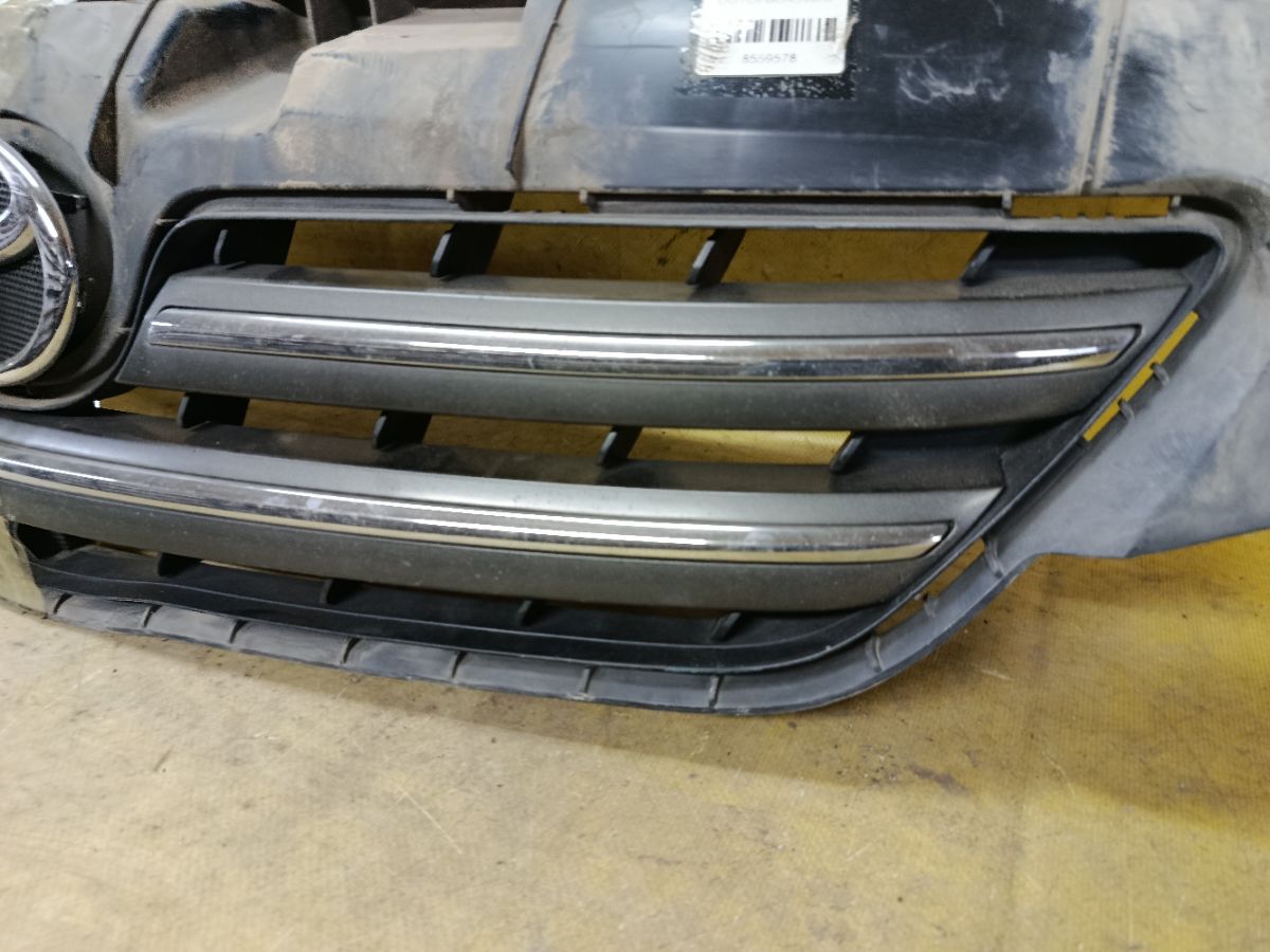Решетка радиатора 53114-12100 на Toyota Corolla ZRE151L Фото 4