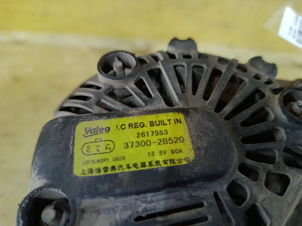 Генератор 37300-2B520 на Hyundai Elantra MD G4FG Фото 5