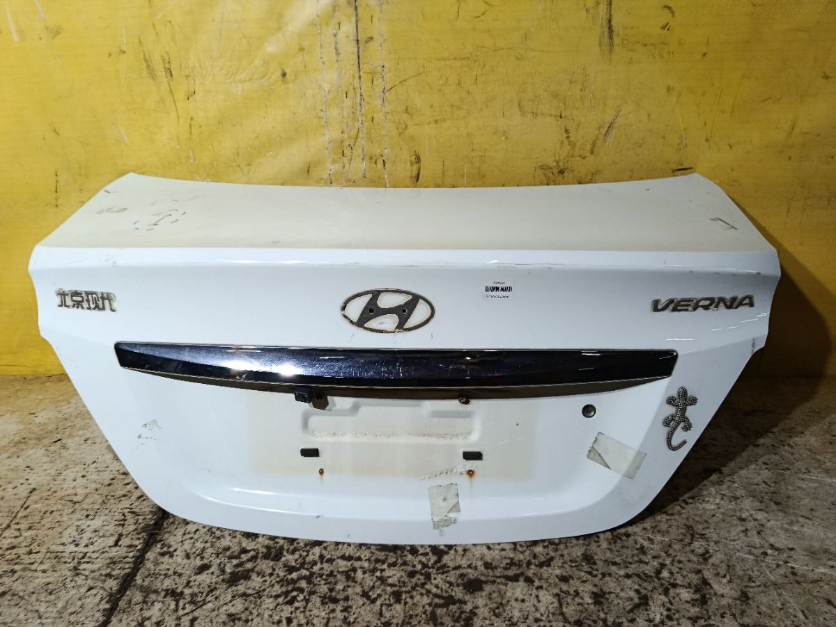 Крышка багажника на Hyundai Solaris RB Фото 2