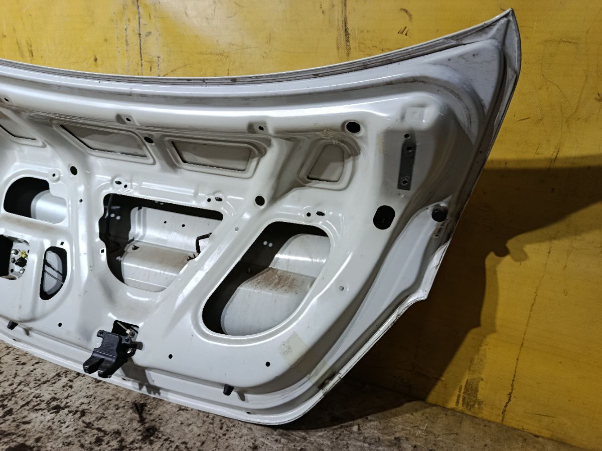 Крышка багажника на Hyundai Solaris RB Фото 9