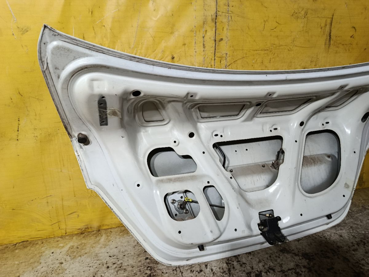 Крышка багажника на Hyundai Solaris RB Фото 10