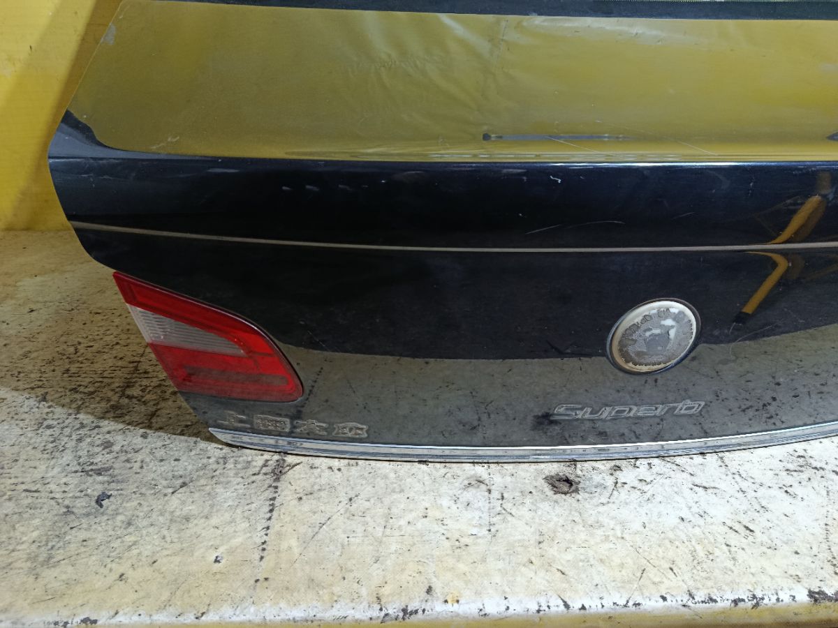 Крышка багажника на Skoda Superb 3T Фото 4