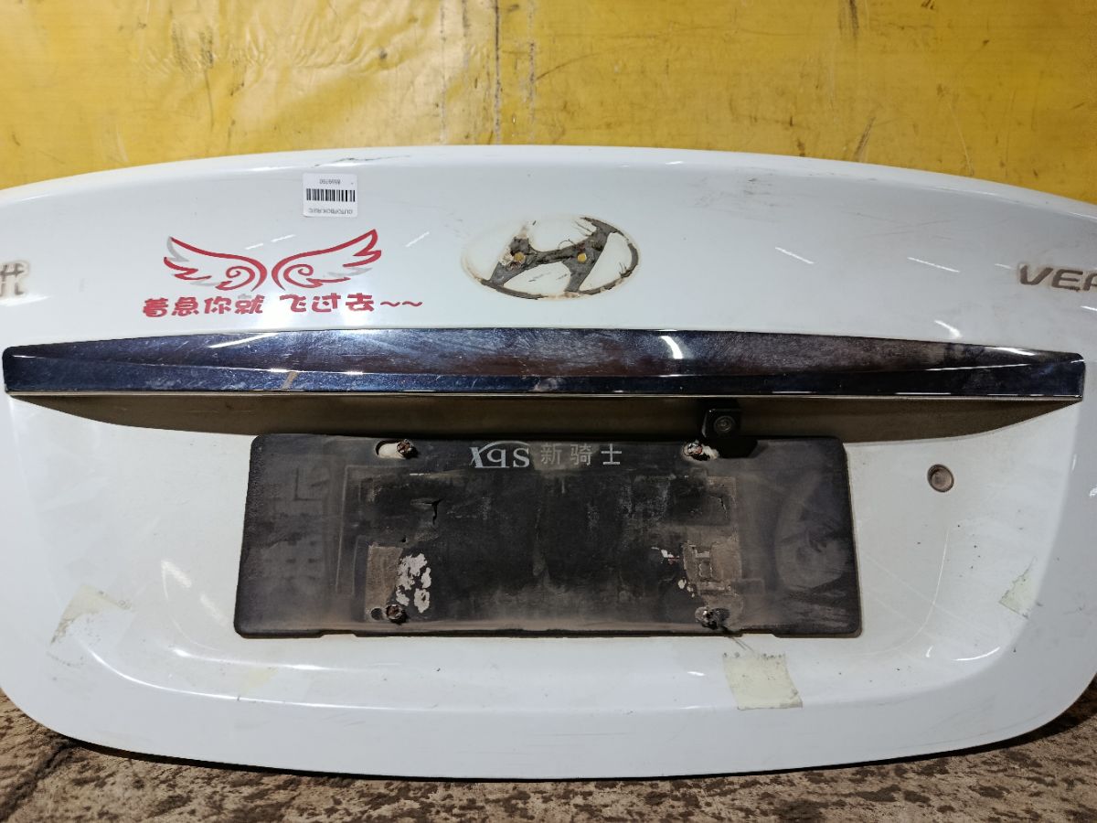 Крышка багажника на Hyundai Solaris RB Фото 5