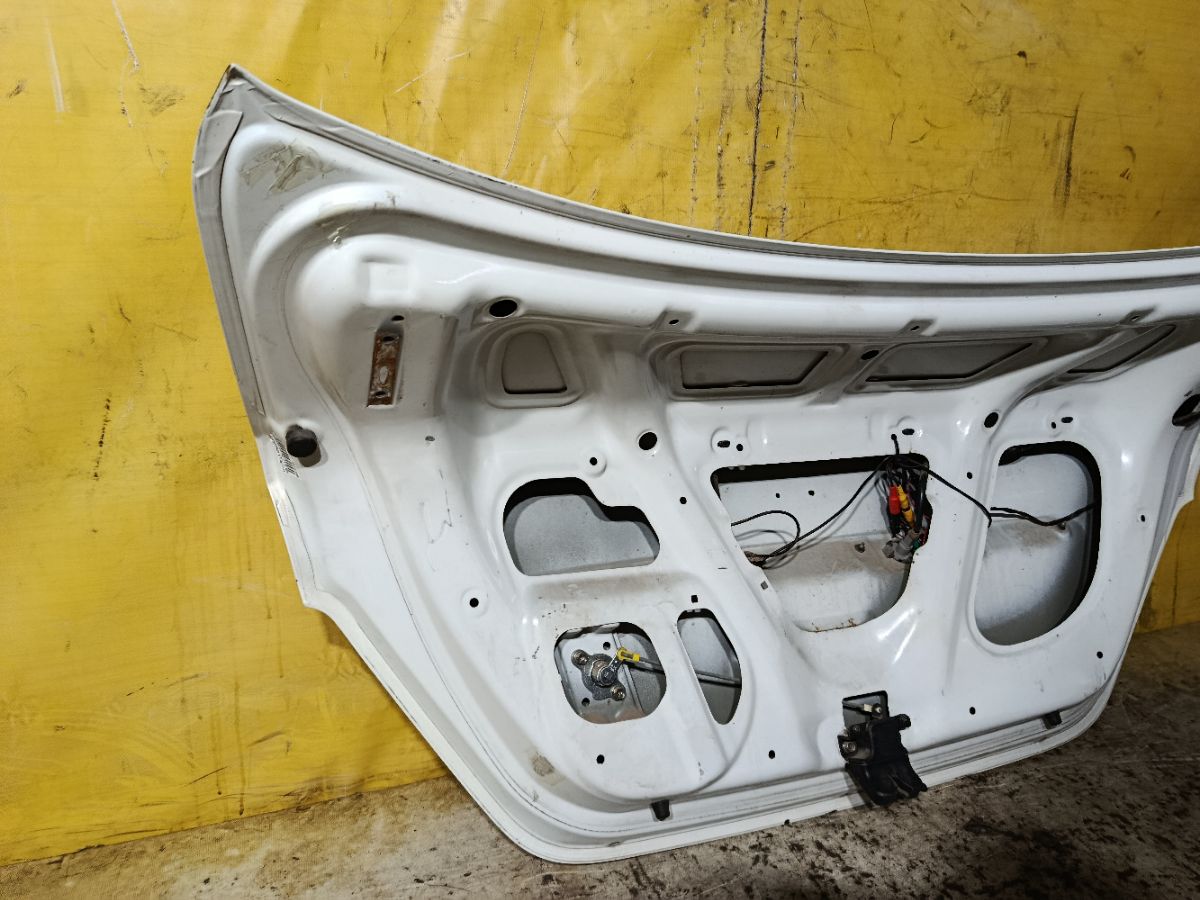 Крышка багажника на Hyundai Solaris RB Фото 8