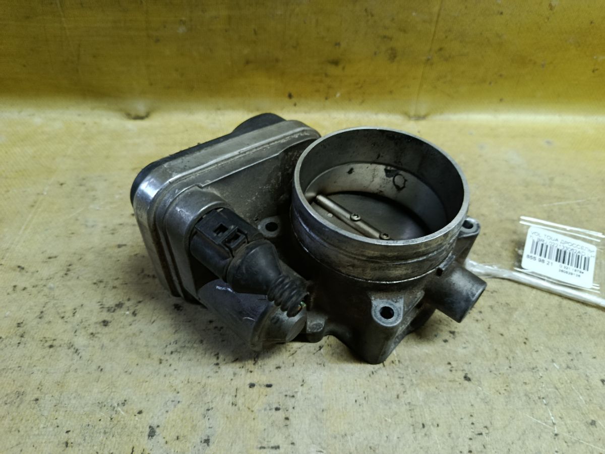 Дроссельная заслонка 022133062AD на Volkswagen Touareg 7L BRJ Фото 3