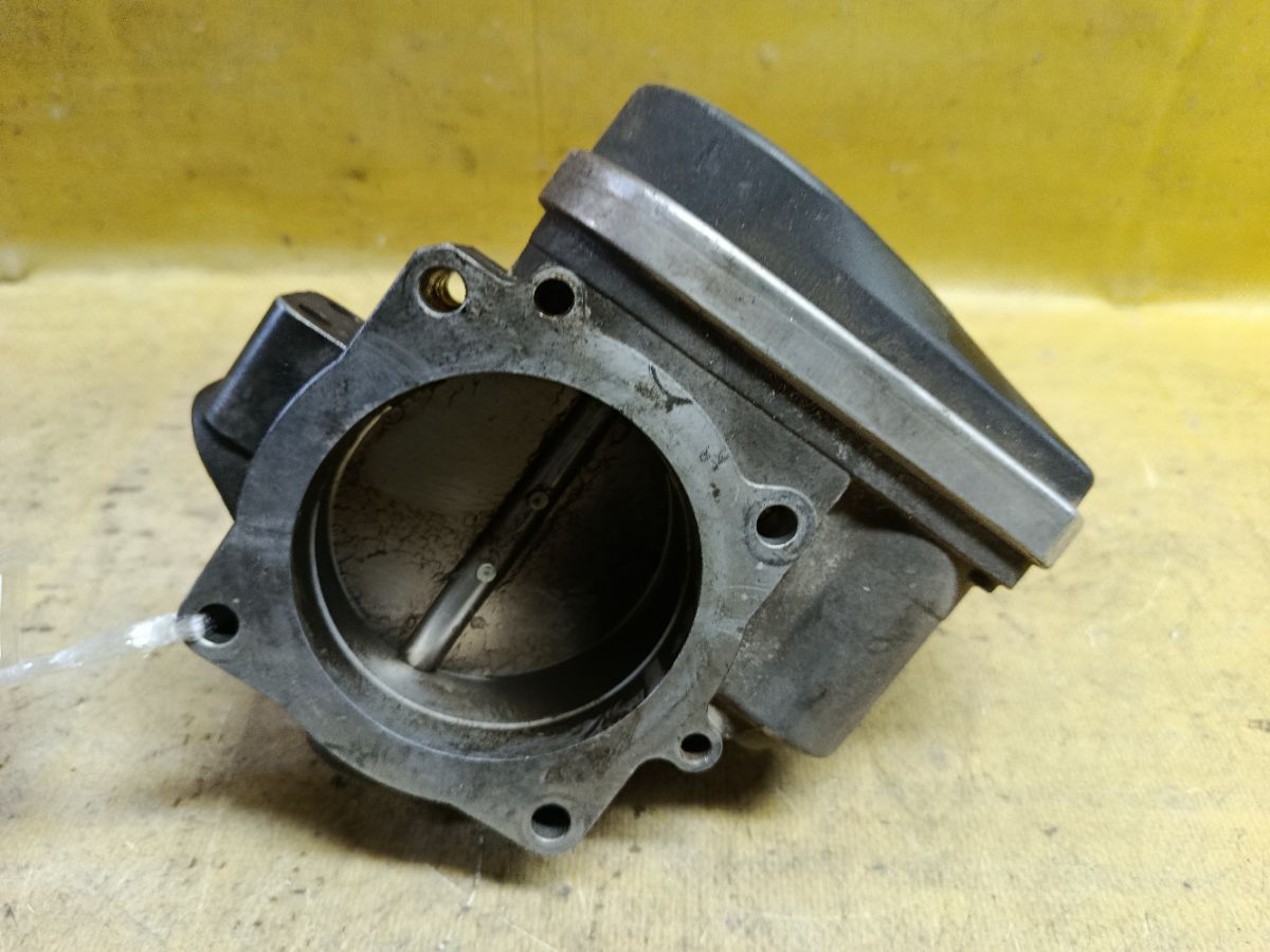 Дроссельная заслонка 022133062AD на Volkswagen Touareg 7L BRJ Фото 6