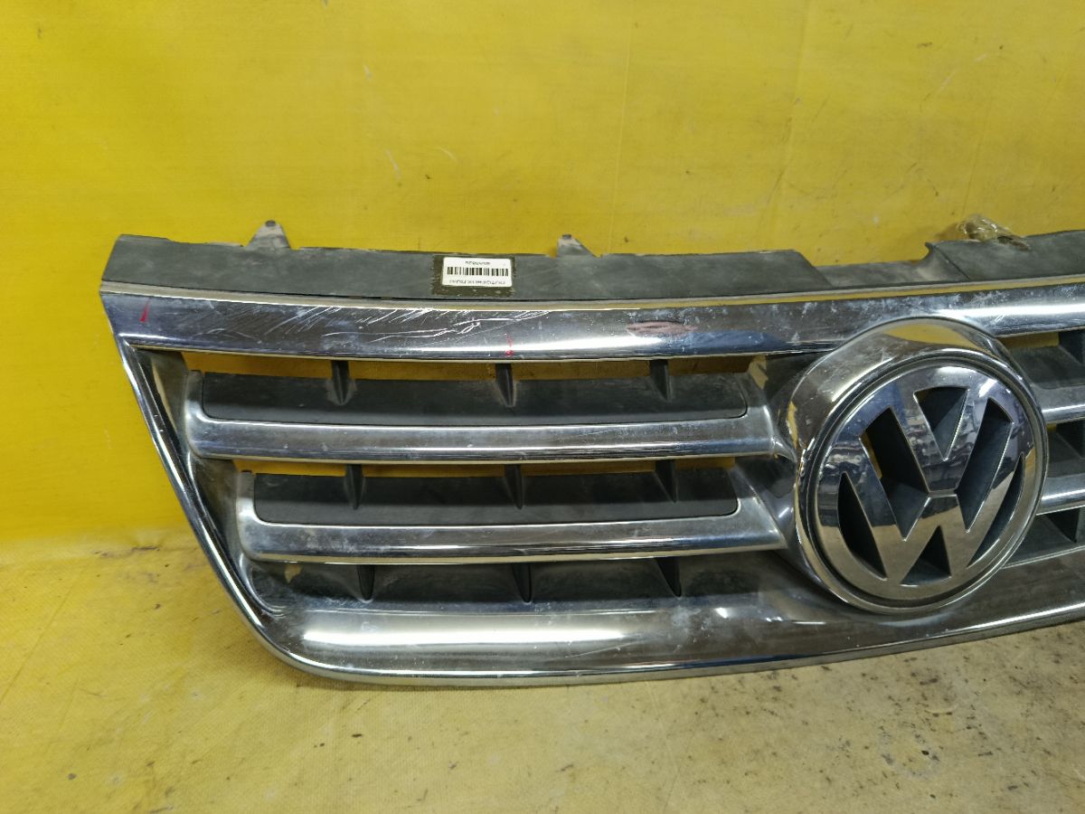 Решетка радиатора 7L6853601A на Volkswagen Touareg 7L Фото 5