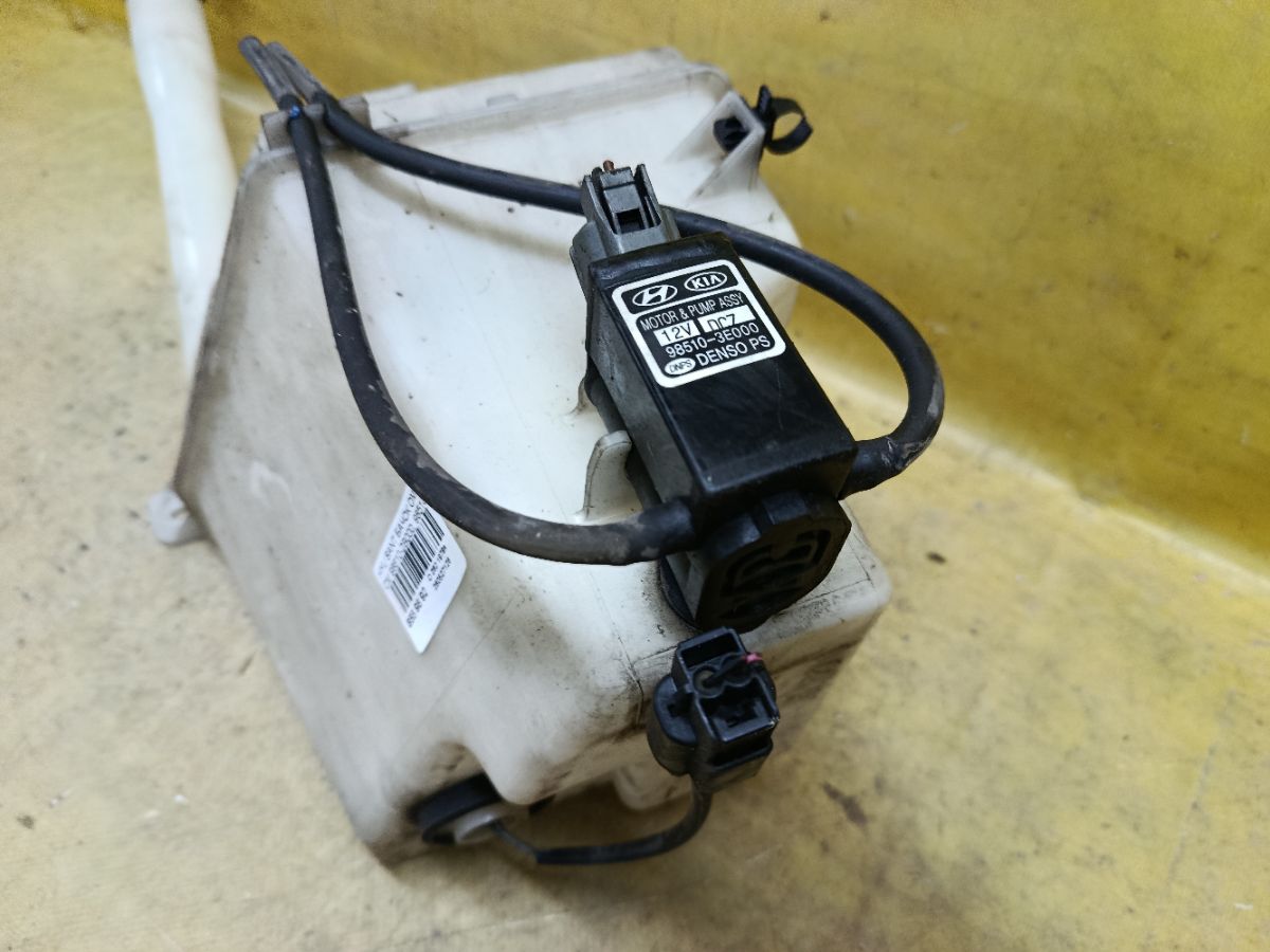 Бачок омывателя 98610-2B000, 98510-3E000 на Hyundai Santa Fe CM Фото 3