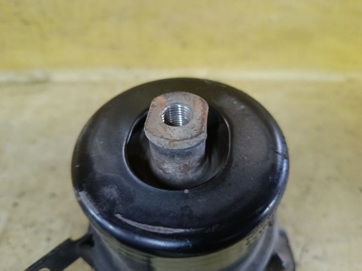 Подушка двигателя на Toyota Camry ACV40 2AZ-FE Фото 3