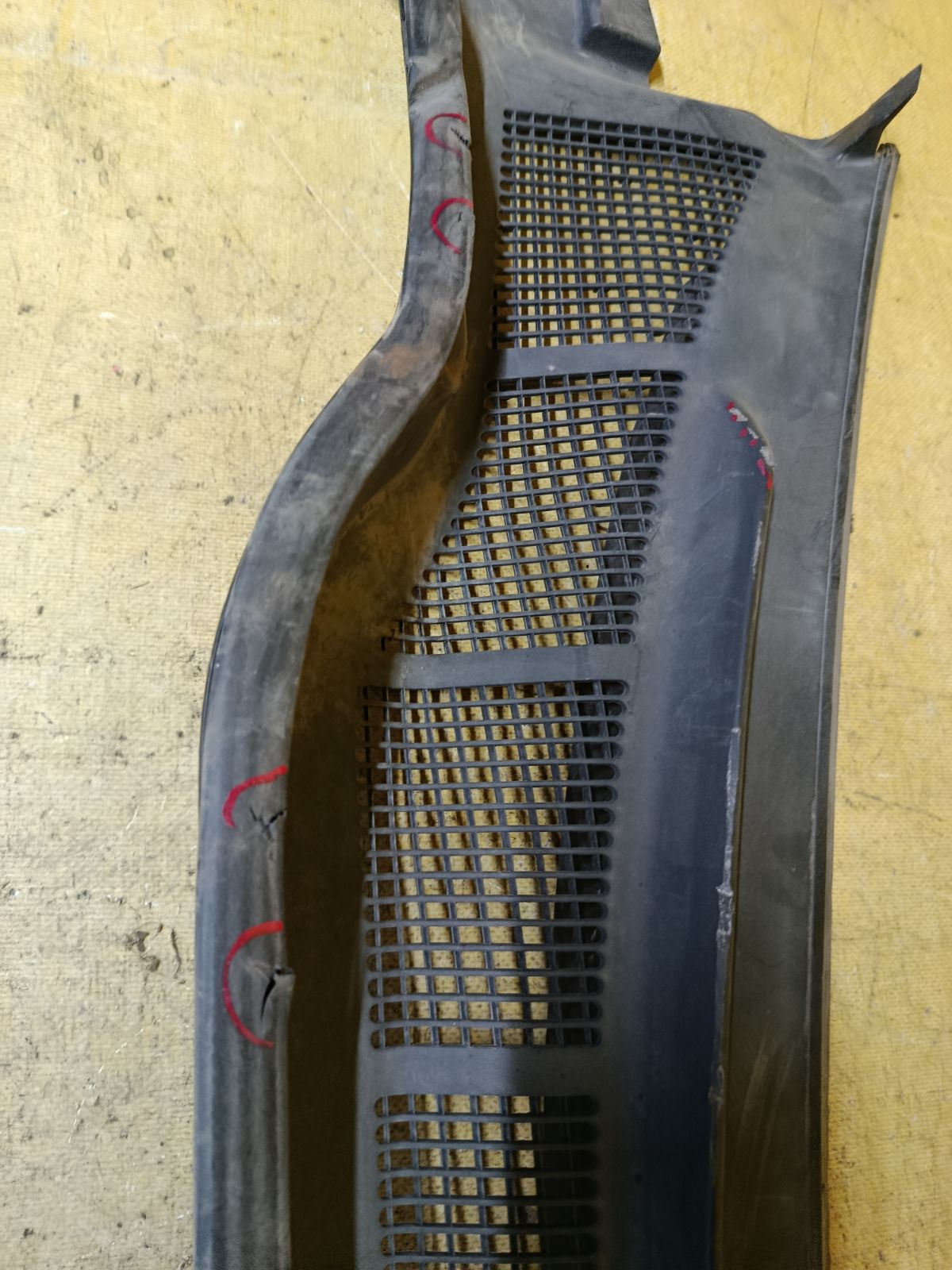Решетка под лобовое стекло 55781-06130, 55708-06130 на Toyota Camry ACV40 Фото 5
