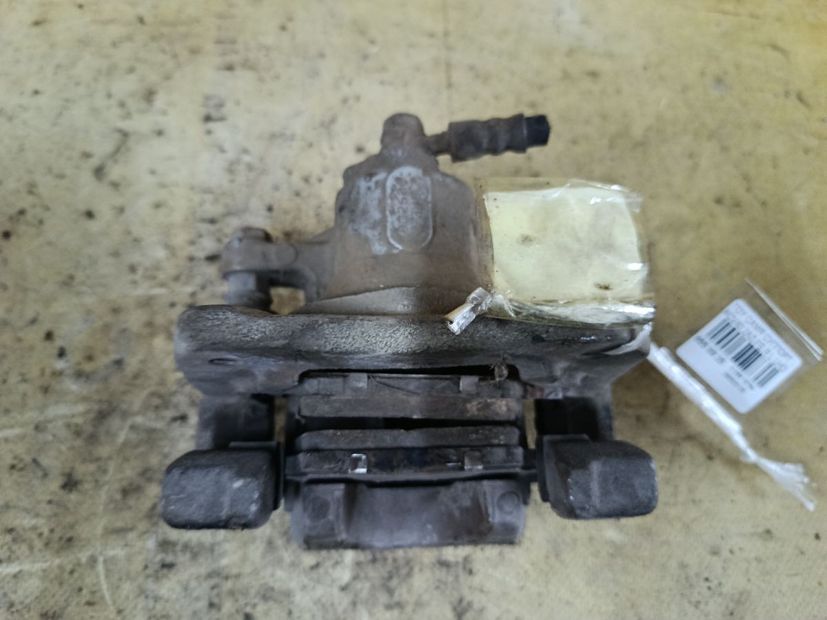 Суппорт на Toyota Camry ACV40 2AZ-FE Фото 3