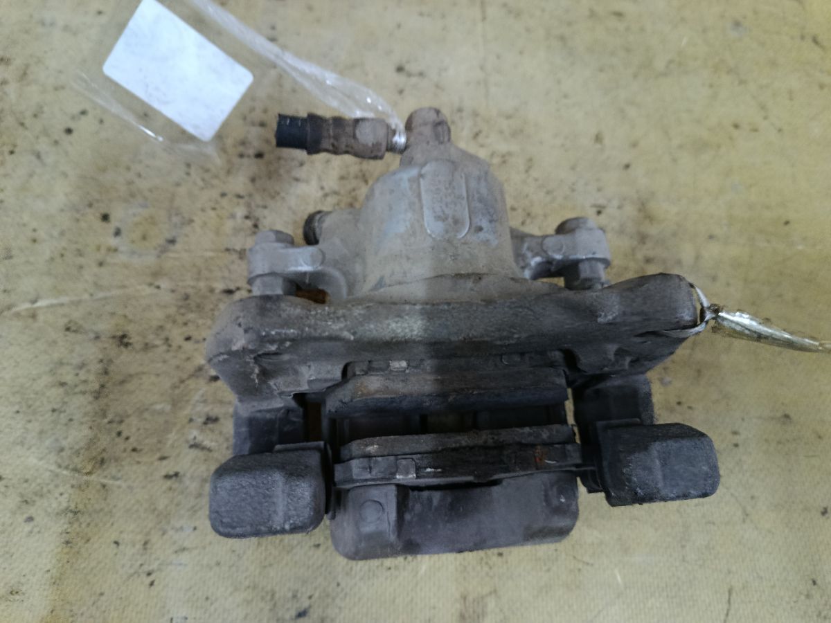Суппорт на Toyota Camry ACV40 2AZ-FE Фото 3
