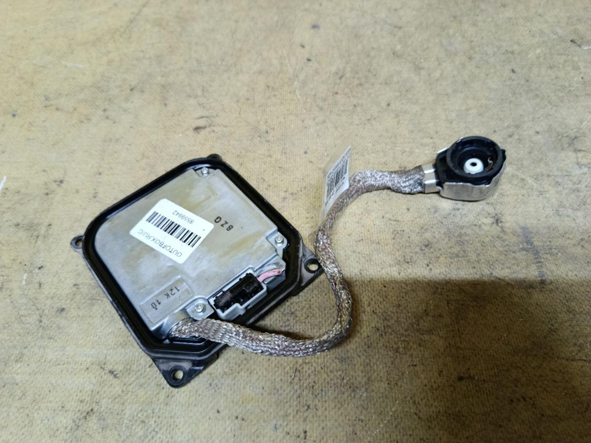 Блок розжига ксенона 85967-51050 на Toyota Camry ACV40 Фото 3